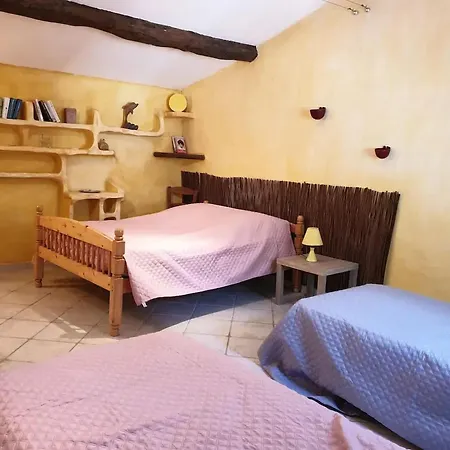 Holiday home Maison Accueillante Avec Piscine Partagee A + *