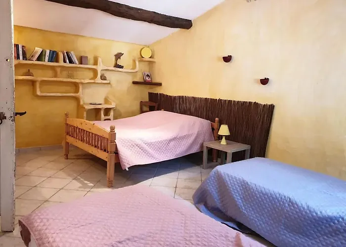 Vakantiehuis Maison Accueillante Avec Piscine A + *