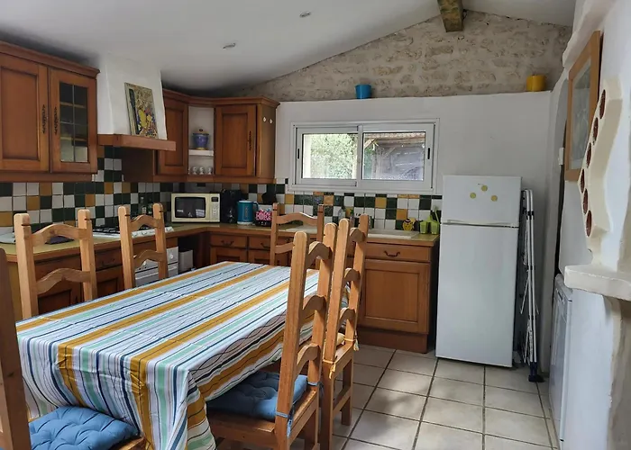 Maison Accueillante Avec Piscine A + Vakantiehuis